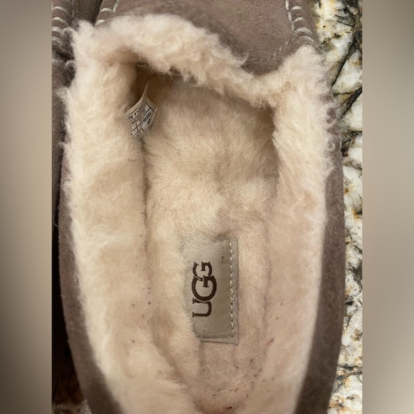 Women's UGG Chestnut Ansley Slippers- size 6- #1106878. - Picture 13 of 13